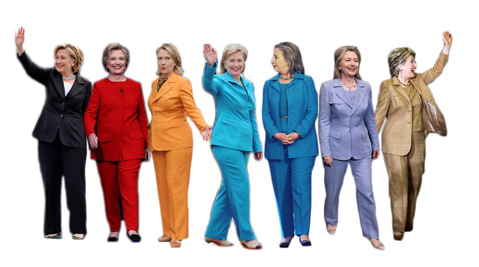 <b>El aliado de Hillary Clinton</b>
<br>Desde aquella fotografía de 1974 como una joven abogada que pedía la impugnación de Richard Nixon, la imagen de Hillary Clinton ha estado asociada con una prenda invariable: 
<a href="http://www.univision.com/estilo-de-vida/moda/la-coleccion-que-convierte-a-hillary-clinton-en-una-mujer-de-muchos-pantalones-fotos">el<i> powersuit</i></a>. Lo que representa la candidata demócrata para muchas votantes, que por primera vez cuentan con una mujer como opción para la Casa Blanca, ha hecho que 
<a href="http://www.univision.com/estilo-de-vida/moda/hillary-clinton-uso-pantalones-en-el-debate-te-decimos-por-que">sus pantalones </a>se hayan asociado con sus logros feministas, convirtiéndose así en un símbolo de cambio.