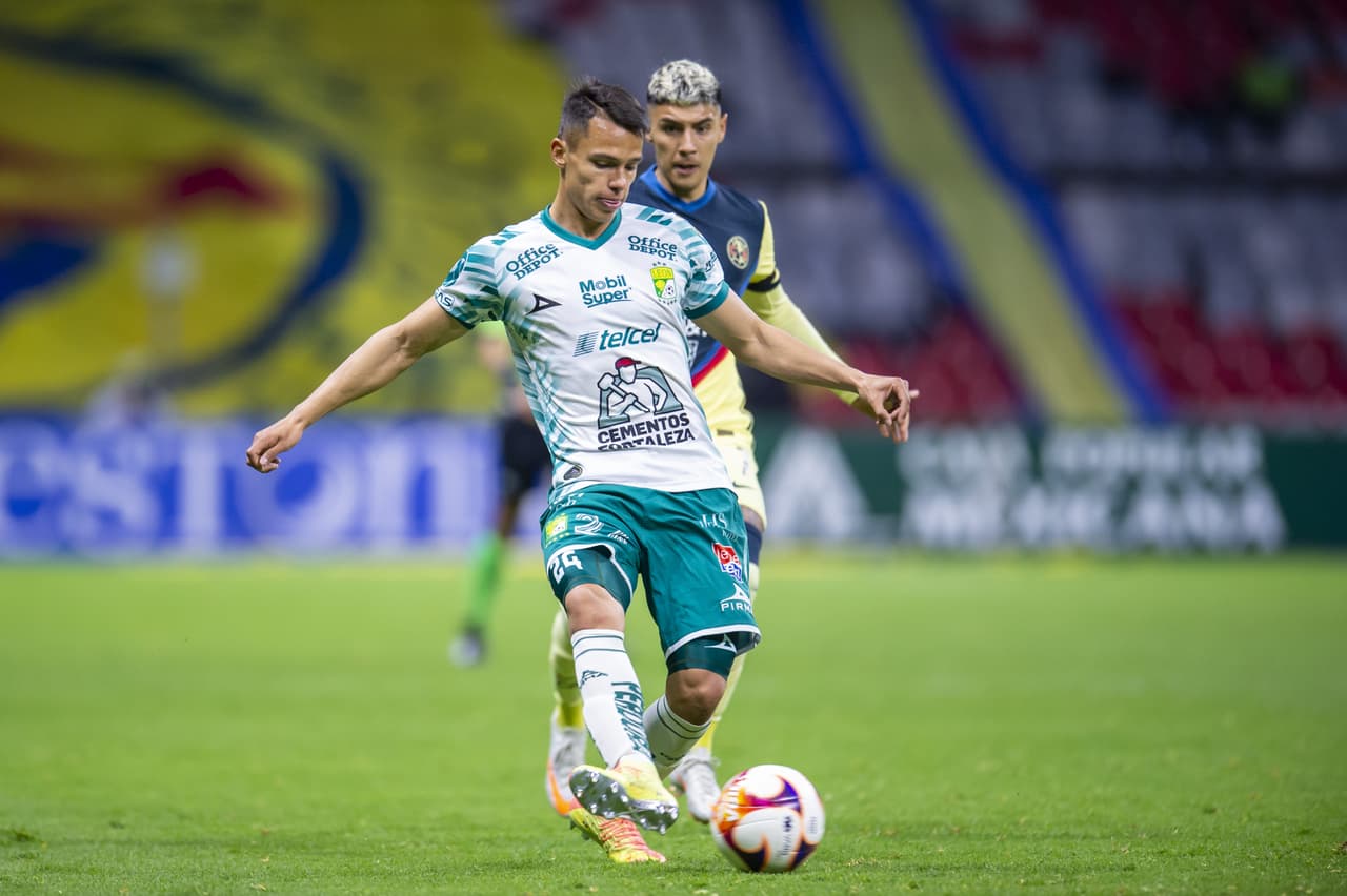 Víctor Dávila (1’) marcó a segundos de haber iniciado el cotejo, pero la ventaja no duró; Henry Martín hizo el empate a los 6’. Al 58’ Aguilera falló desde los once pasos. En sus siguientes compromisos, América visitará al Guadalajara en duelo de la J11 y León hará lo propio con el Monterrey, en duelo pendiente de la J3.