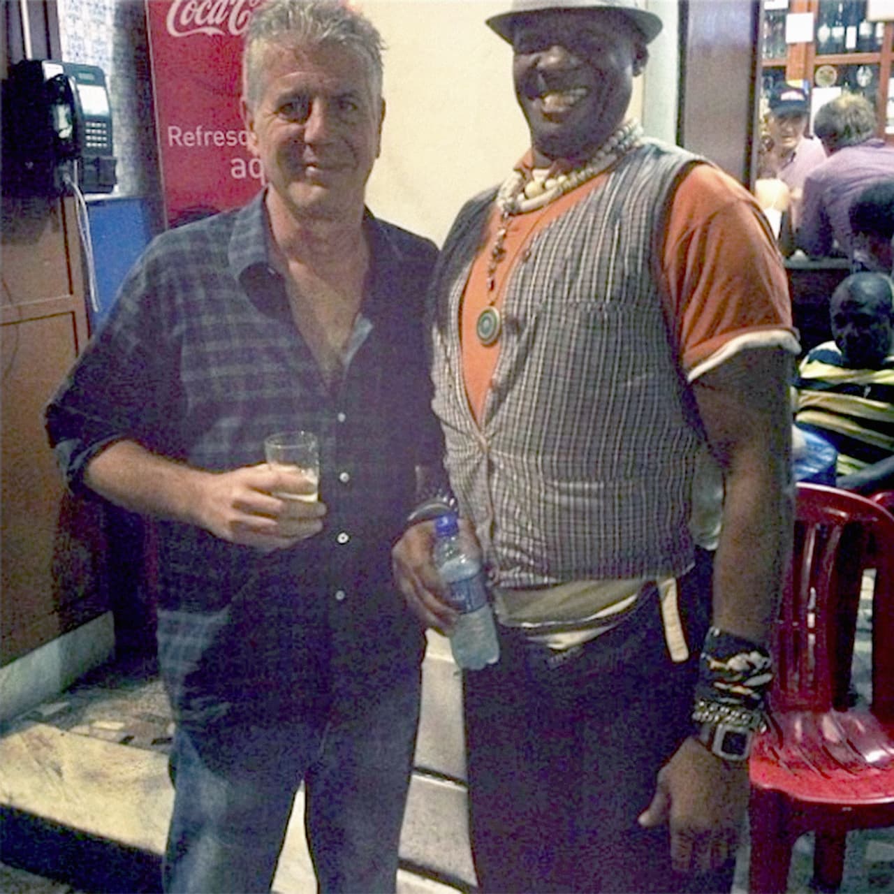 Bourdain en Brasil en 2014. "Brasil es sinónimo de paraíso", dijo el chef sobre ese país. El programa de CNN 'Partes Desconocidas' lo llevó a nueve naciones de América Latina. Murió el 8 de junjio de 2018 en un aparente suicidio a los 61 años en Paris, Francia, según informó CNN.