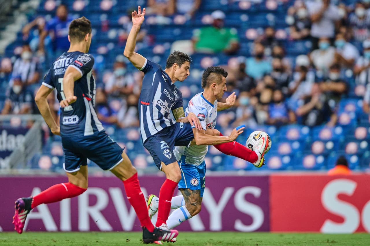 Un solitario gol de Maxi Meza le da la victoria 1-0 a Monterrey y toman una cómoda ventaja en las semifinales de la Concacaf Liga de Campeones frente a Cruz Azul.