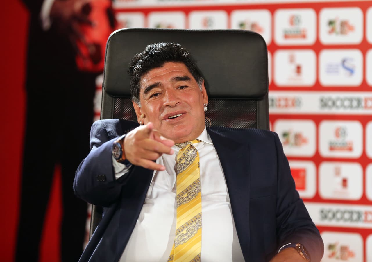 Si quieres felicitar a Maradona no lo hagas en su cuenta falsa de Twitter
