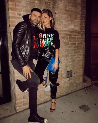 En una segunda imagen, el comunicador de 37 años de edad resaltó: "Nueva York. Buena noche".