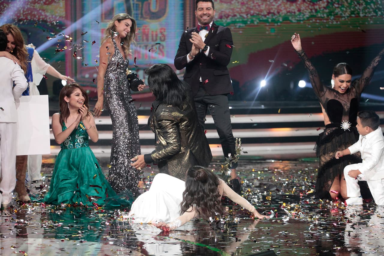 Al final, Karol Sevilla y Albertano se sumaron a la ocurrencia de Galilea.