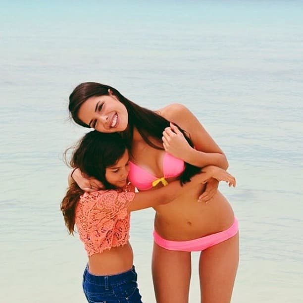 La ahora artista visual tenía nueve años cuando la protagonista de telenovelas como 
<a href="https://www.vix.com/es-es/detail/series-699?utm_medium=internal_referral&utm_source=univision&utm_campaign=breaking_news&utm_content=ed_entertainment&utm_term=slideshow" target="_blank">‘La pícara soñadora’, que puedes ver gratis aquí en ViX</a>, perdió la vida a causa de un infarto.