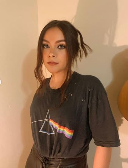 Suele consentir a sus seguidores con sus postales, y es que nunca faltan los comentarios que elogian su belleza.