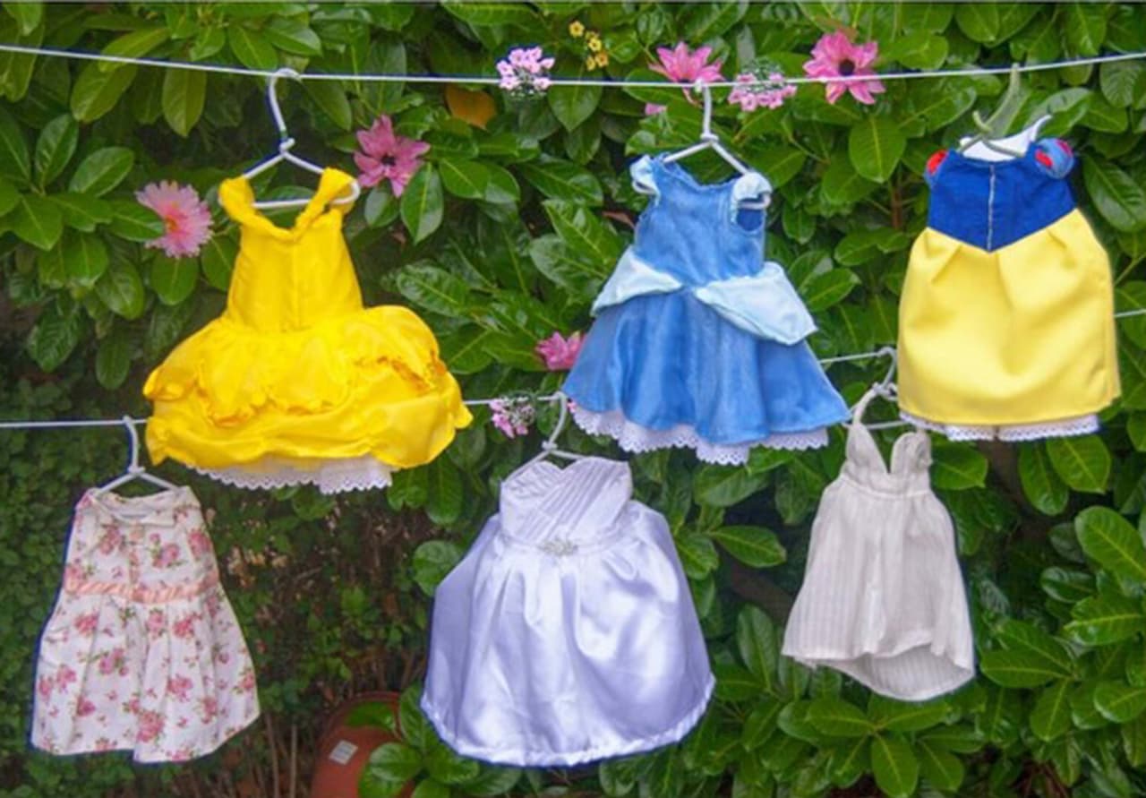 Le gustan desde los disfraces más elaborados, hasta los trajes más casuales. ¡Excelente para esta temporada tenebrosa y fantástica!