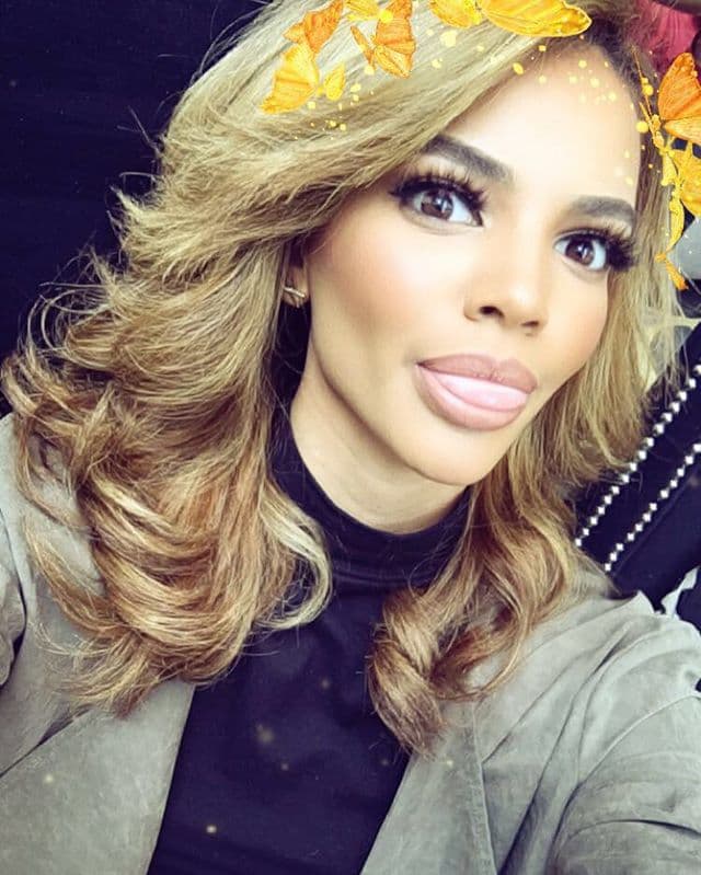 A veces lo trae corto.