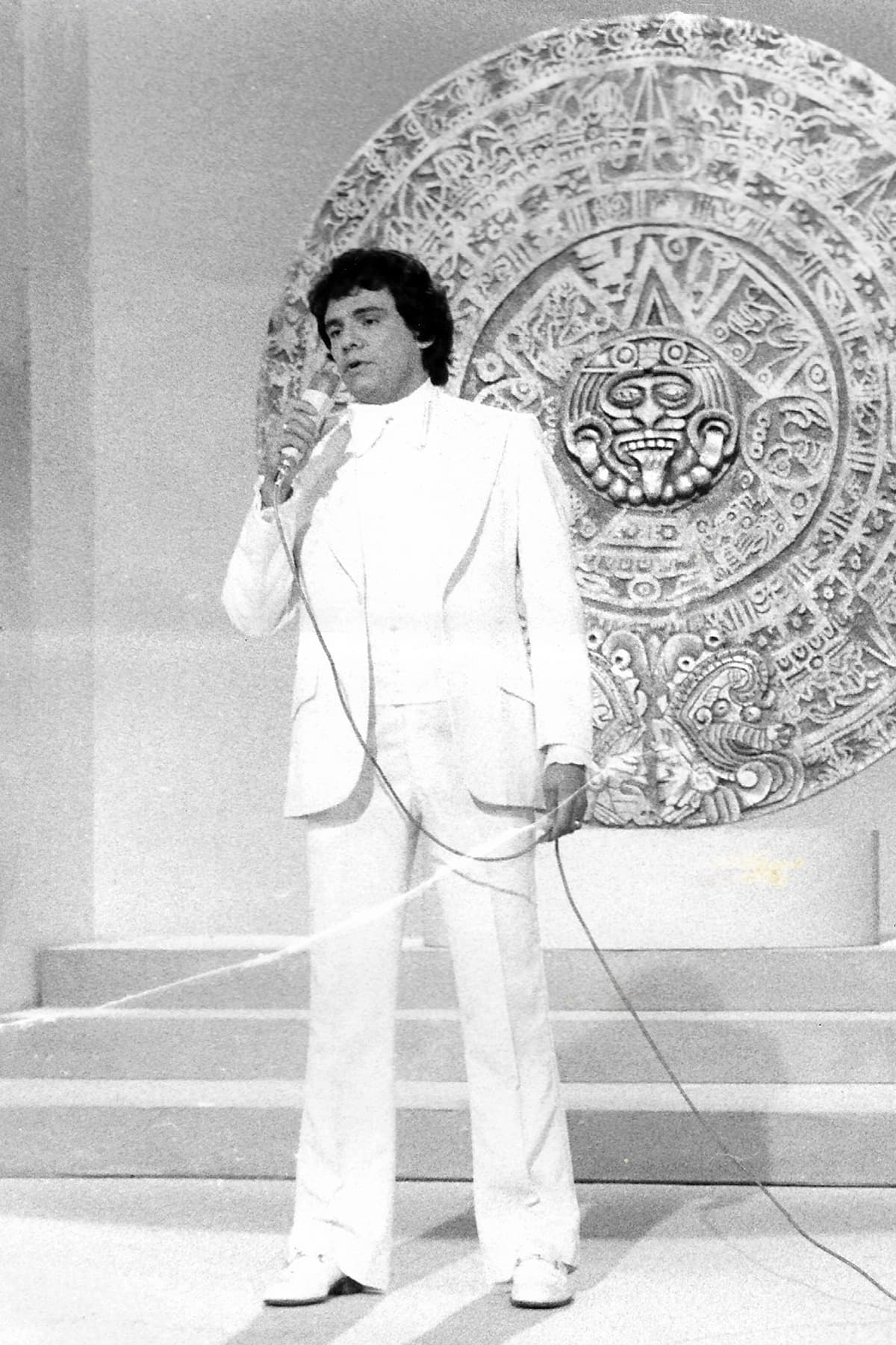 Luciano comenzó a escuchar las canciones del 'Príncipe de la Canción' desde muy pequeño porque su mamá ponía sus discos.