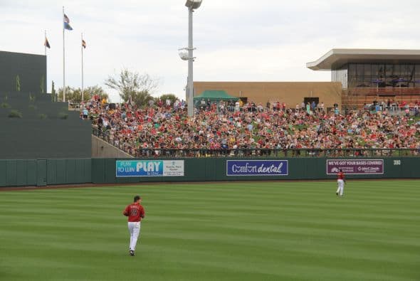 ¡El famoso comediante Will Ferrell se lució jugando con 10 equipos diferentes de la MLB  en cinco partidos del Spring Training en un solo día! Mientras los fans le hacían porras al comediante, éste les hacía bromas desde la cancha. Su hazaña fue grabada para una producción televisiva que será transmitida por HBO a finales de año.