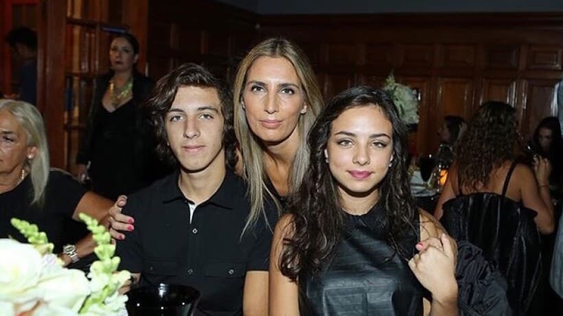 Carina Ricco junto a sus hijos, Fiona y Luca