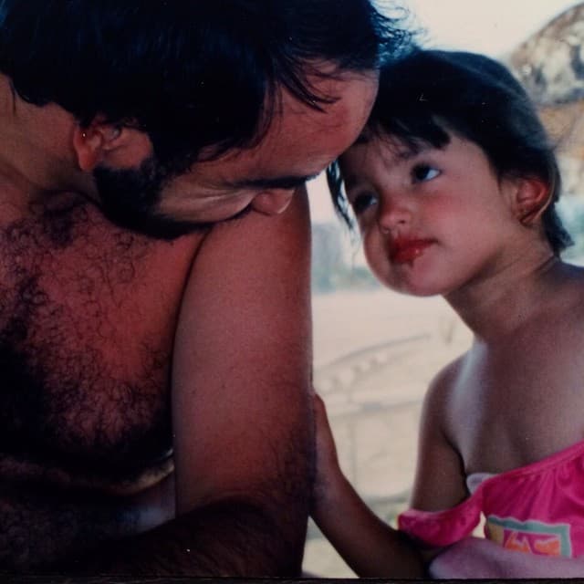 Eiza González recordó a su padre y lo celebra a pesar de ya no tenerlo a su lado.