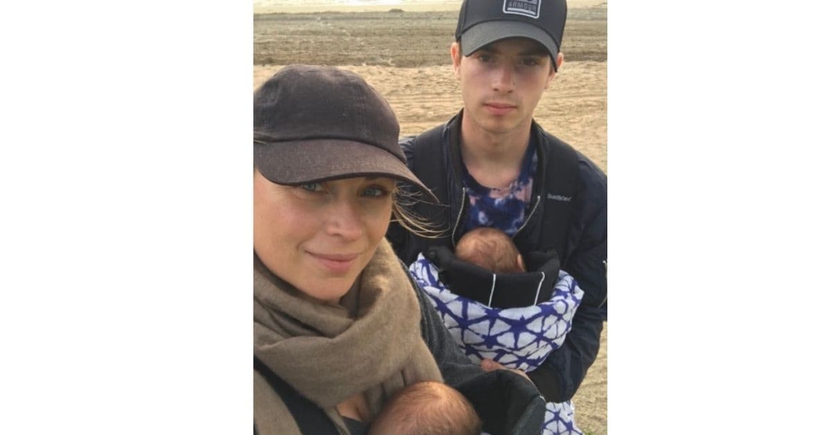 Ludwika Paleta con sus tres hijos