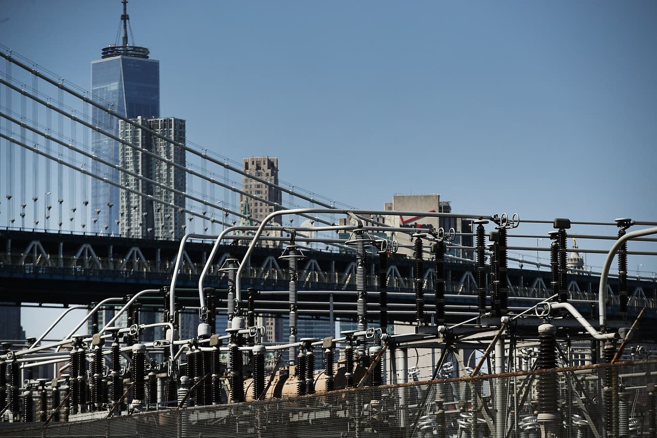 Hackers rusos "penetraron la red eléctrica de EEUU" y pudieron causar apagones