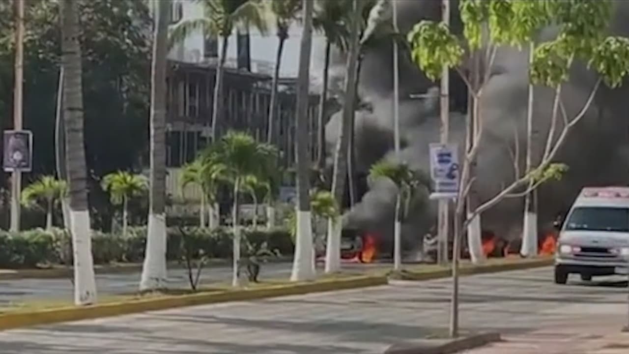 Residentes de San Antonio quedan varados en Puerto Vallarta tras ola de violencia