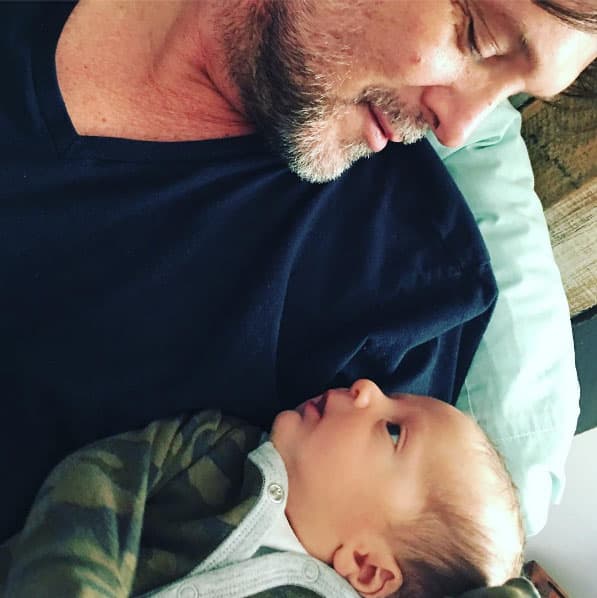 "De allá donde nace el viento y cobran vida los sueños, llegaste sin avisar abriendo de par en par las puertas del corazon 🎼🎼❤️@ianstrickler".