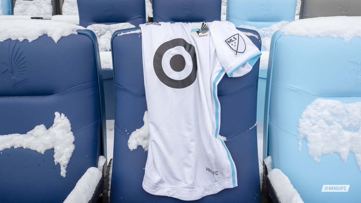 De hecho, el nuevo uniforme congenia como pocos con la nieve y el hielo. (Minnesota United FC)