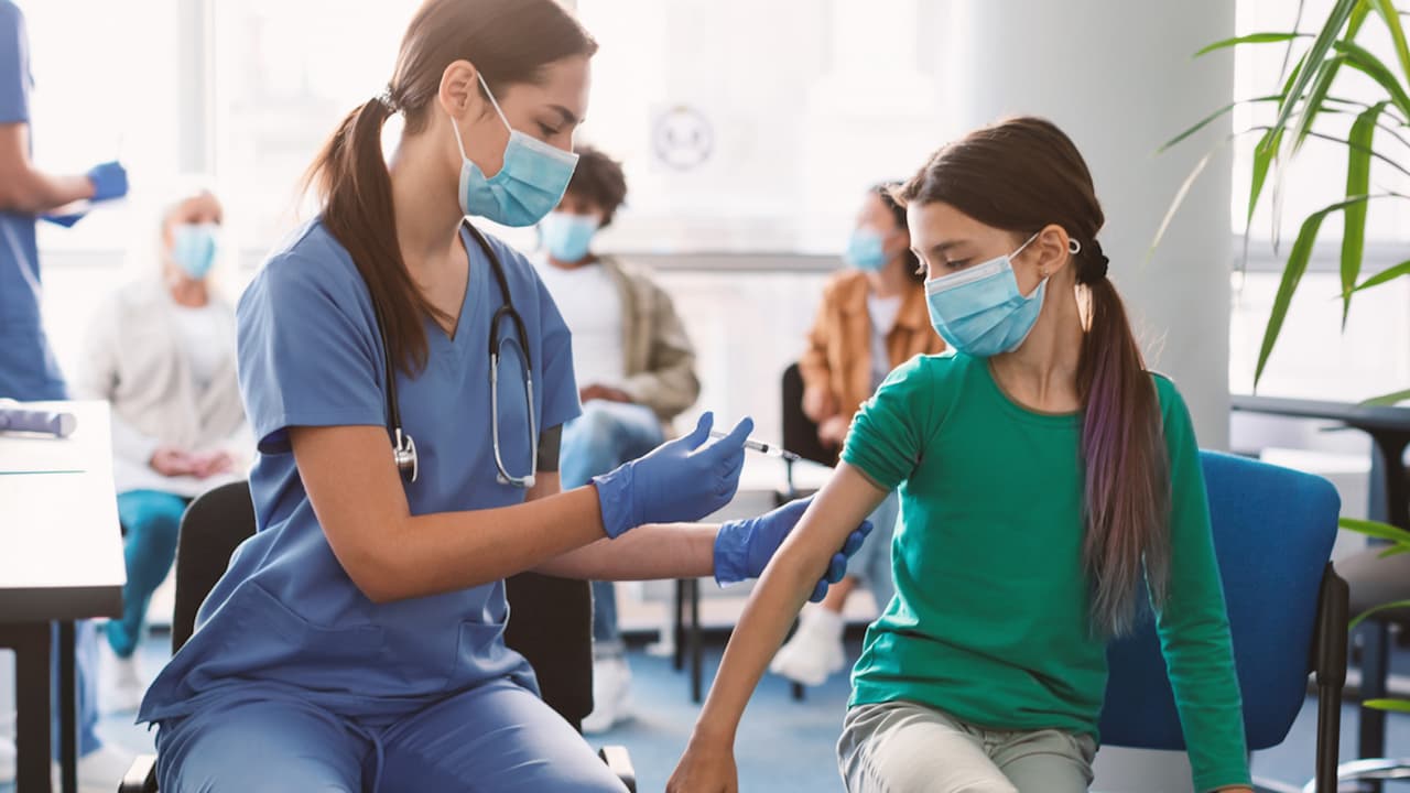 Tras la autorización de los 
<a href="https://www.univision.com/local/los-angeles-kmex/ninos-5-a-11-anos-vacuna-coronavirus-los-angeles">Centros de Control y Prevención de Enfermedades</a>, las vacunas contra el coronavirus ya llegaron al condado de Los Ángeles y estarán listas a partir de este miércoles en varias locaciones.