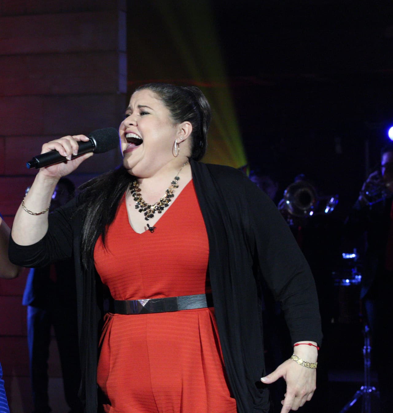 Además se dejó guiar por los expertos y cada semana fue cambiando su estilo por uno más femenino. "Mi cambio de look me hizo subir el autoestima", dijo.