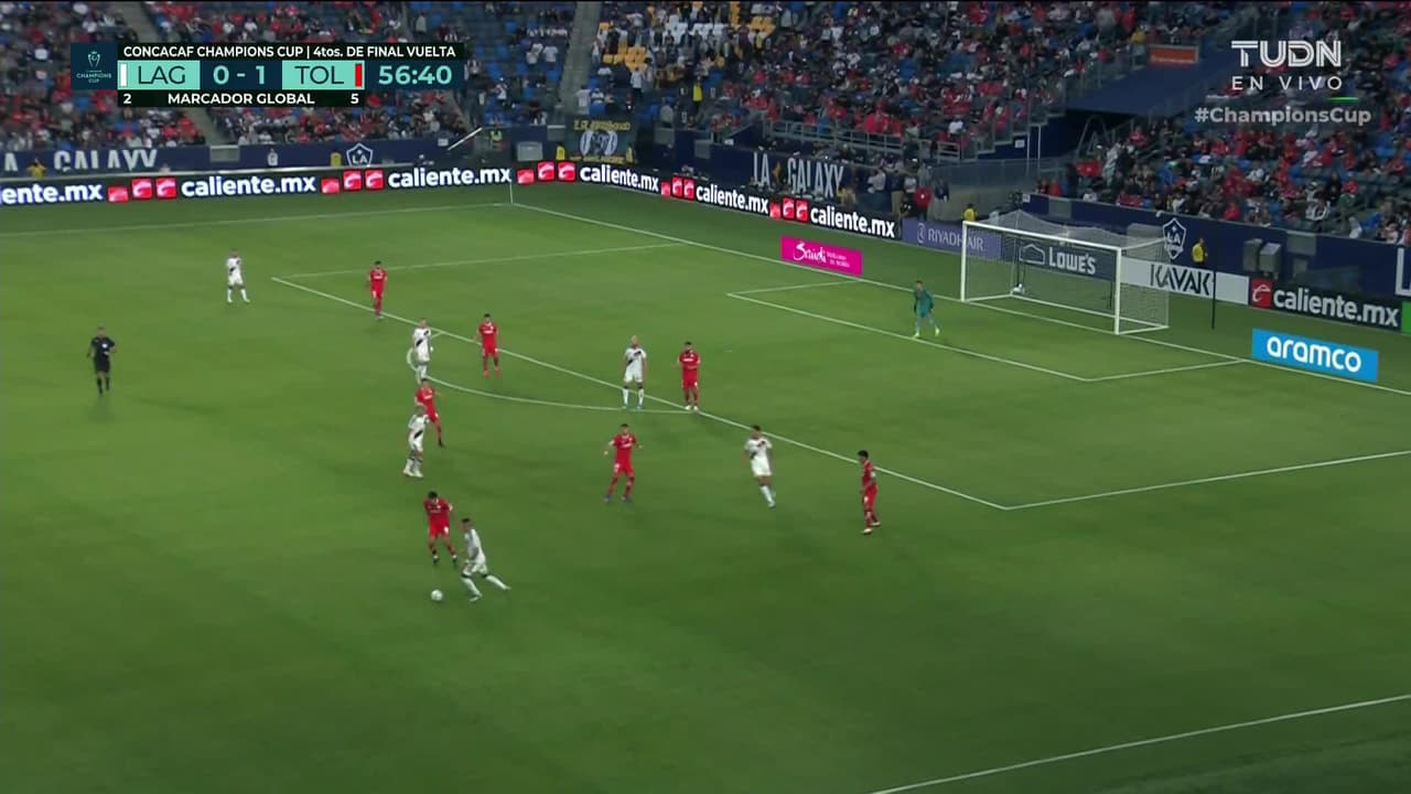 ¡GOL!  anota para Toluca. Paulinho