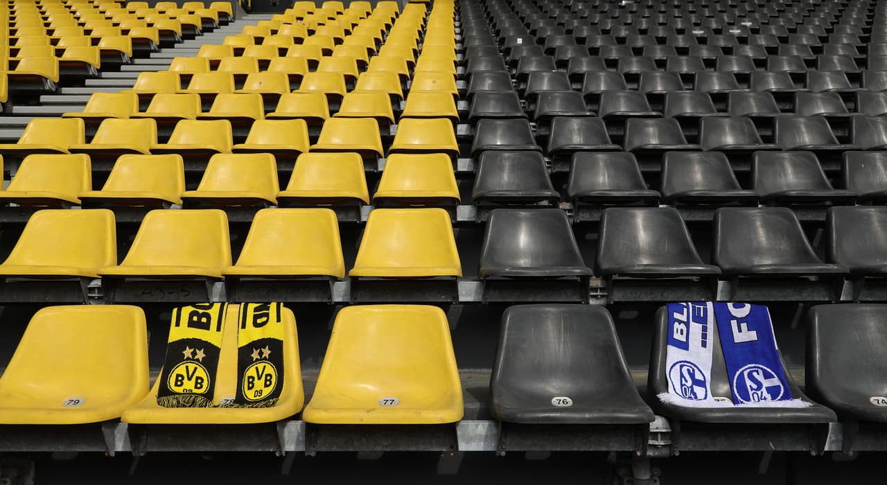 <b>¡Todo listo para que regrese el futbol! </b>
<br>- La reanudacion de la Bundesliga se daría con el juego entre Borussia Dortmund y Schalke 04, correspondiente a la Jornada 26 de la Temporada 2019-2020 de la Bundesliga.
<br>- ¿Cómo será el regreso del futbol?
<br>- “No serán partidos normales. Seguirán marcados por la crisis del coronavirus. Sabemos que jugamos bajo observación y bajo ciertas condiciones”, aseguró el director de la Liga Alemana de futbol, Christian Seifert.