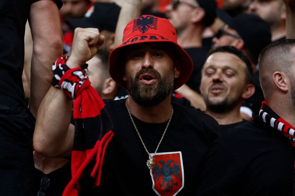 Albania cerró la Eurocopa con tes multas que suman un total de 171,000 euros