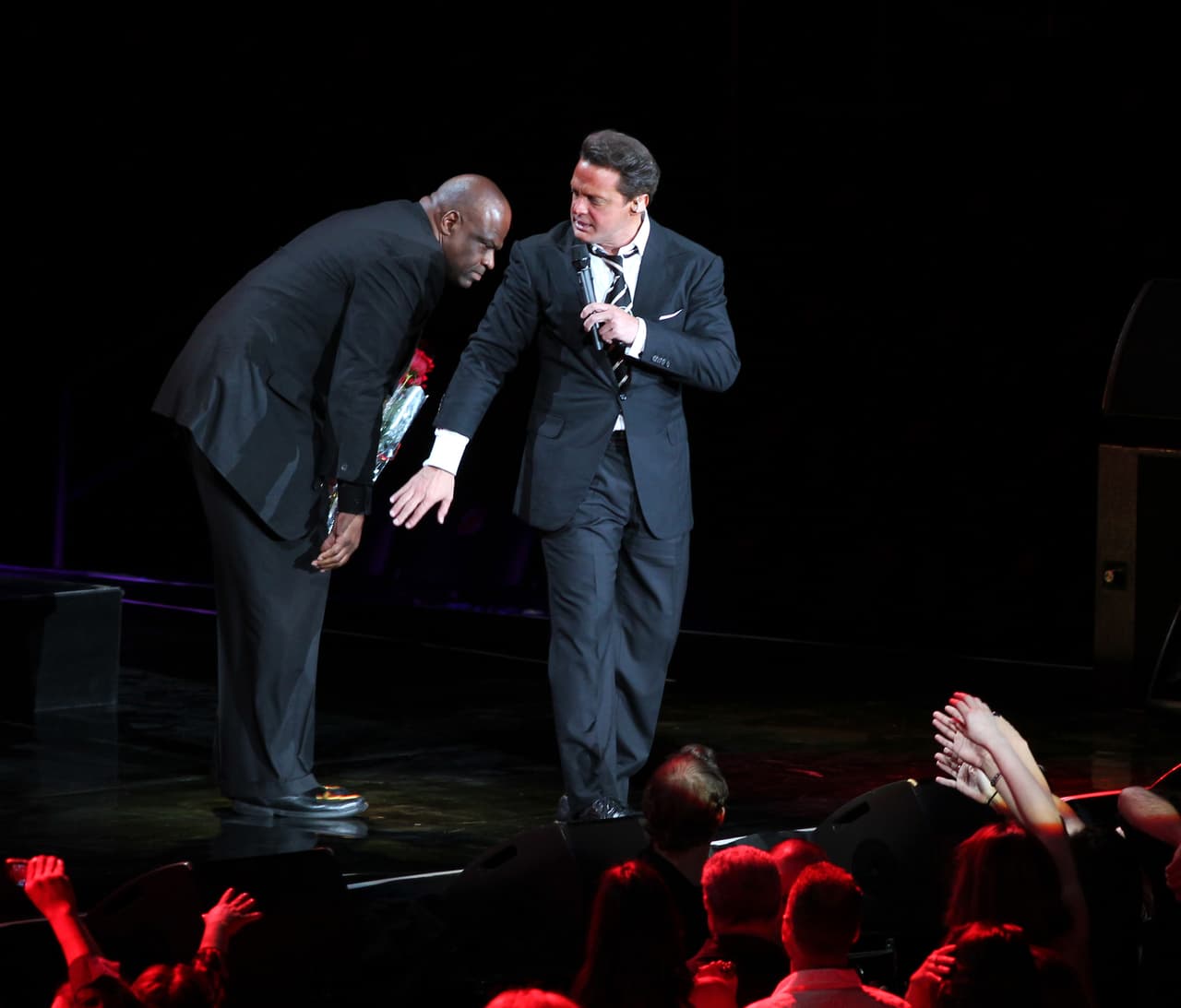 Su gira por la ciudad de México continúa en pie.