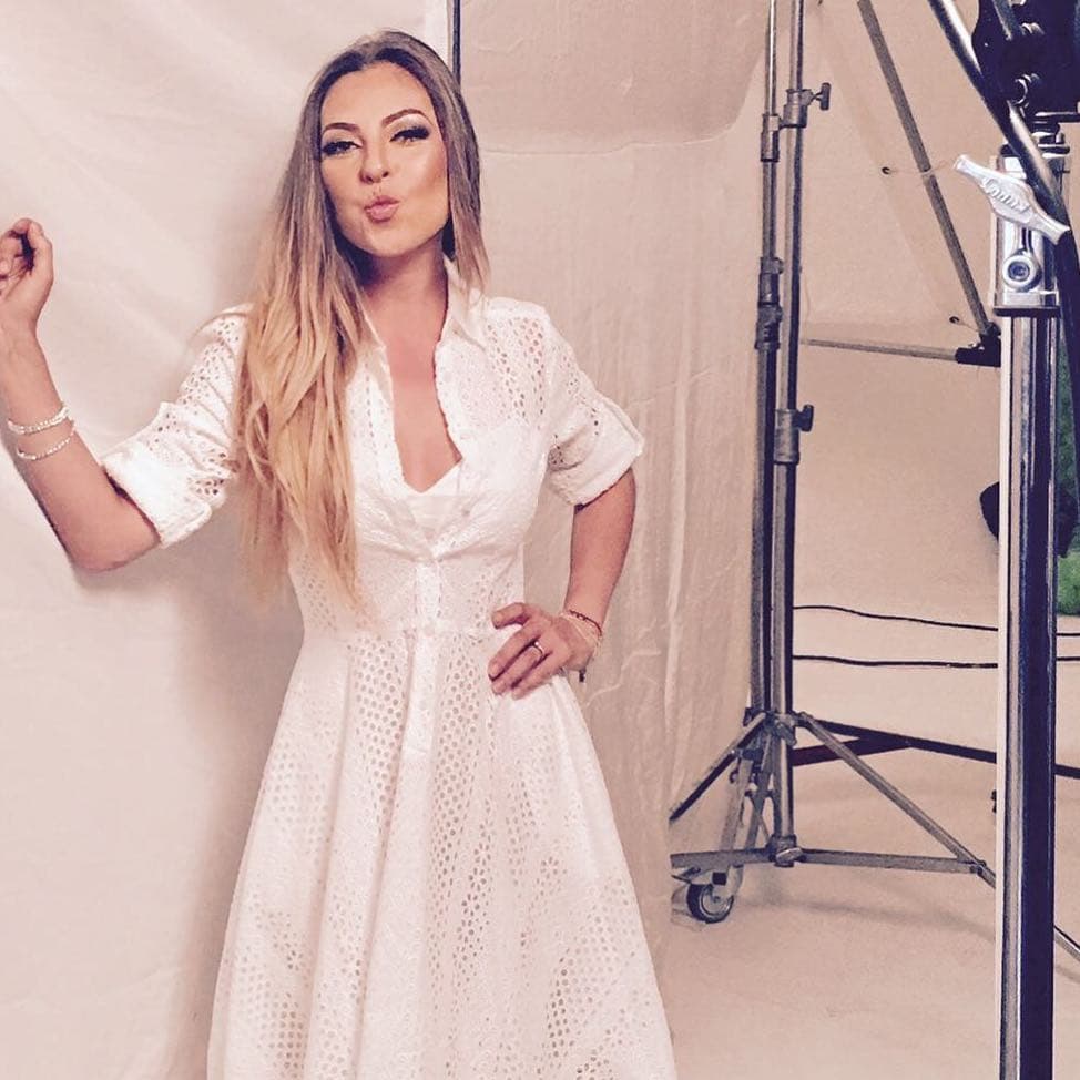 Las carreras de estas dos actrices son algo similares, ambas se dieron a conocer en grupos musicales, 
<b>Mariana</b> en 'La onda vaselina' y 
<b><a href="http://www.univision.com/temas/thalia">Thalía</a></b> en 'Timbiriche', además protagonizaron telenovelas que fueron todo un éxito.