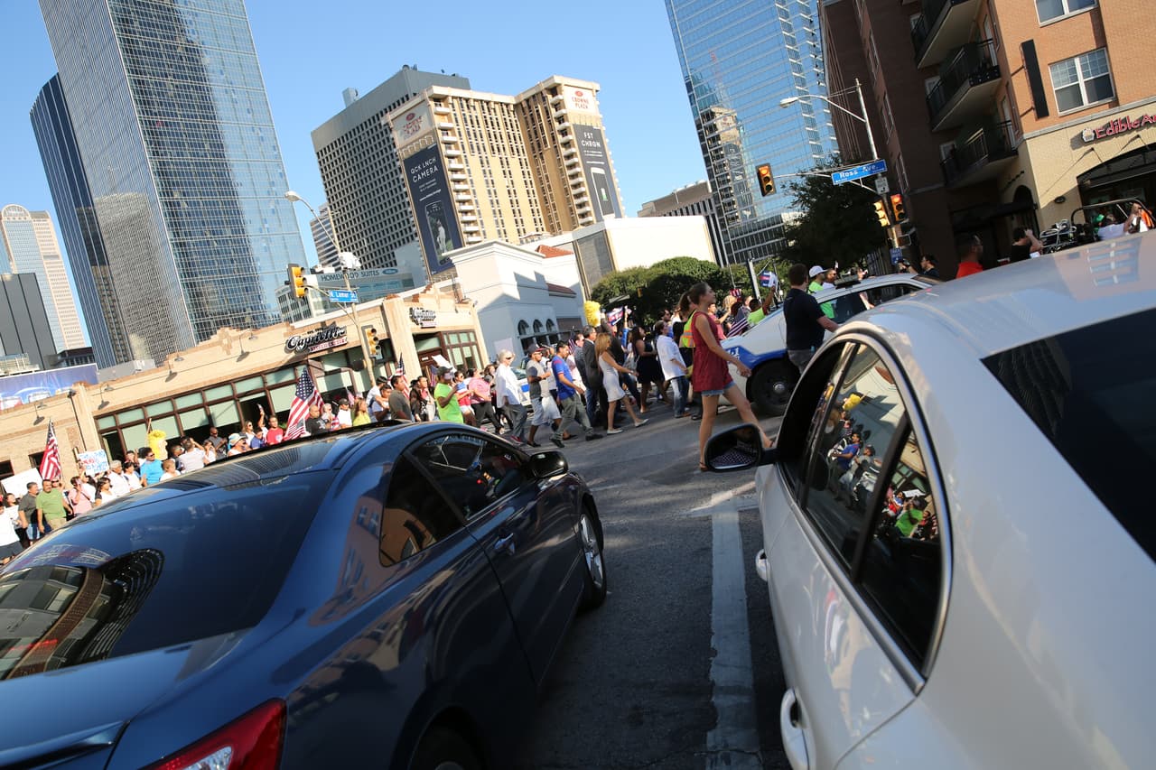 Hispanos, americanos y afroamericanos unidos contra Donald Trump