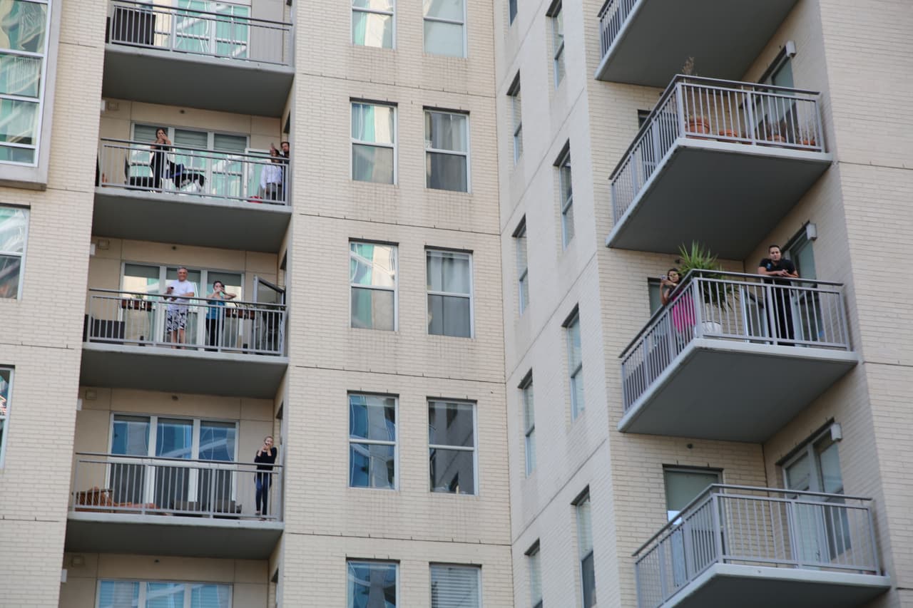 Hispanos, americanos y afroamericanos unidos contra Donald Trump