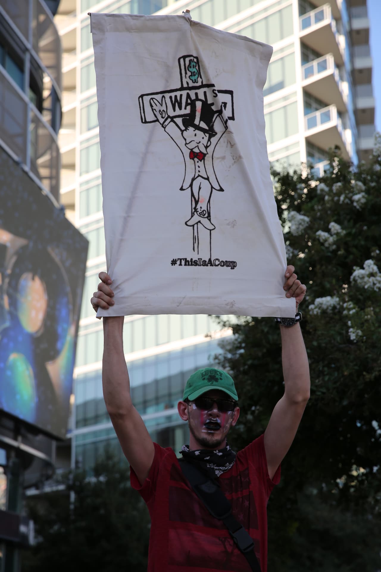 Hispanos, americanos y afroamericanos unidos contra Donald Trump