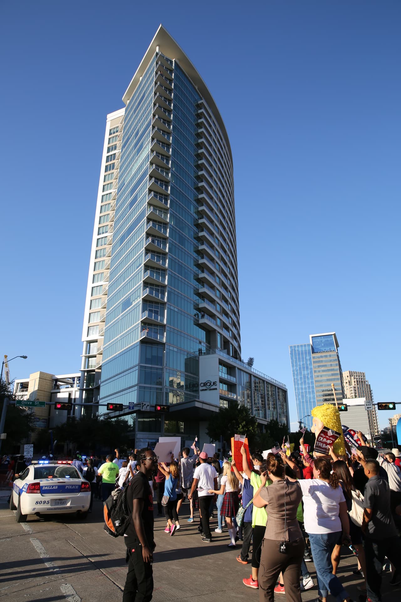 Hispanos, americanos y afroamericanos unidos contra Donald Trump