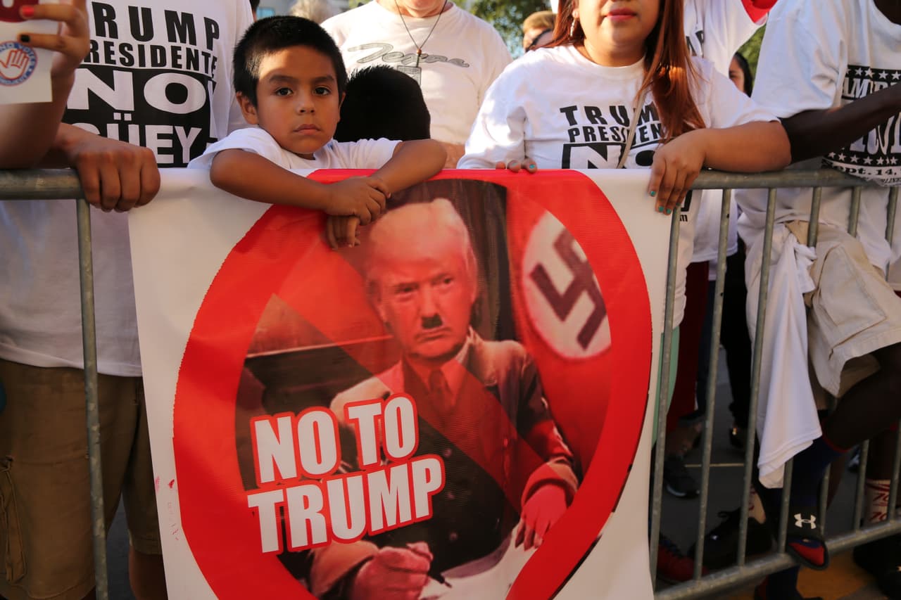 Hispanos, americanos y afroamericanos unidos contra Donald Trump