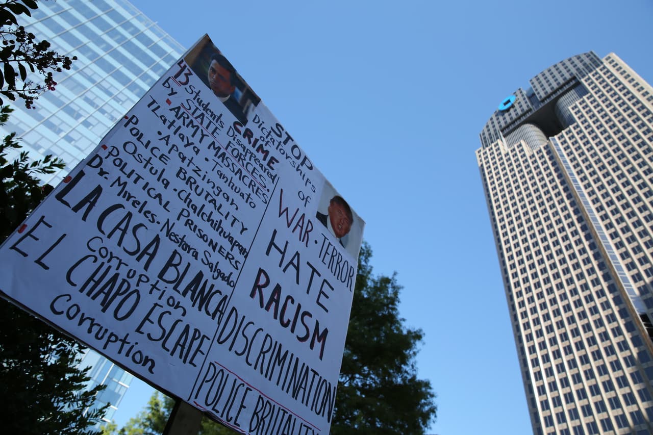 Hispanos, americanos y afroamericanos unidos contra Donald Trump