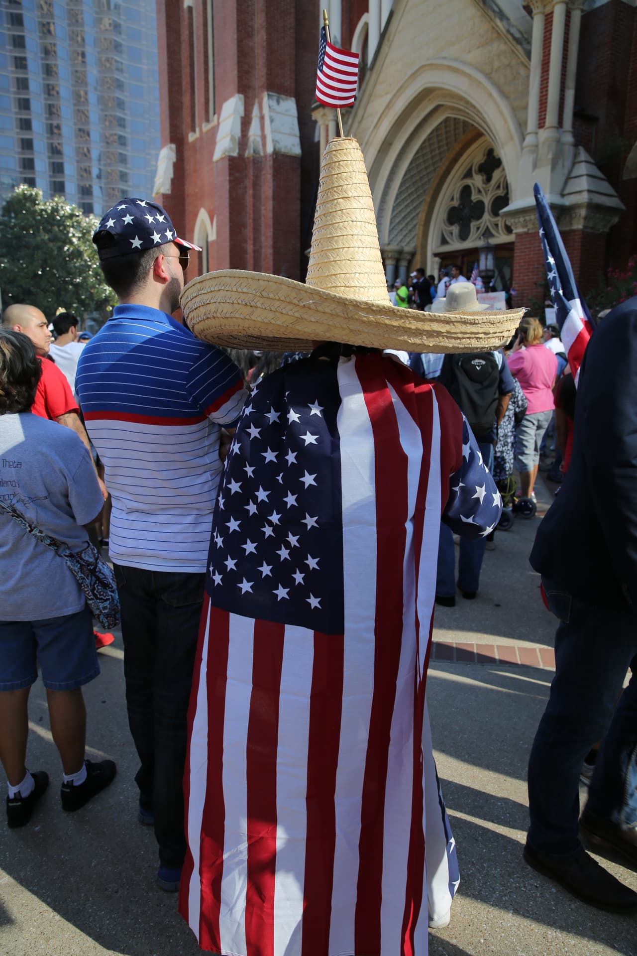 Hispanos, americanos y afroamericanos unidos contra Donald Trump