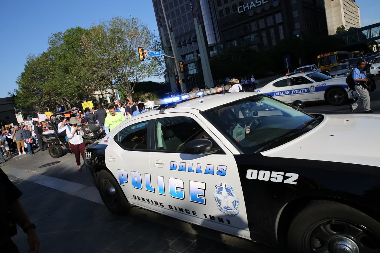 Hispanos, americanos y afroamericanos unidos contra Donald Trump