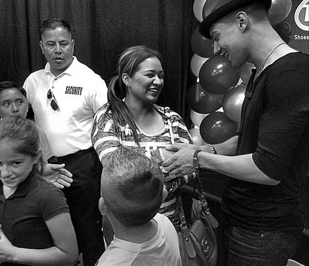 En sus redes sociales también muestra lo bien que la pasa en compañía de sus seguidores.