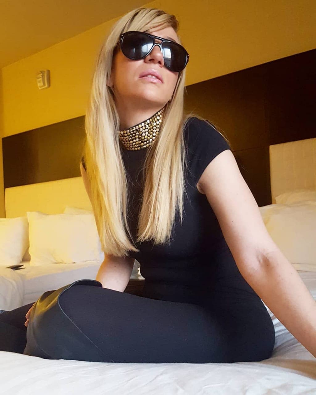 "Mira Belinda, solo te diré algo: bájate de tu nube y sé más humilde. Por eso en México, querida española, el público canta y saben más mis canciones que las tuyas", continuó.