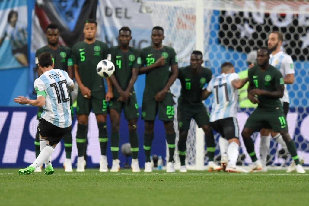 Messi incluso tuvo la opción de aumentar el marcador con un tiro libre que golpeó en el palo derecho del arquero.