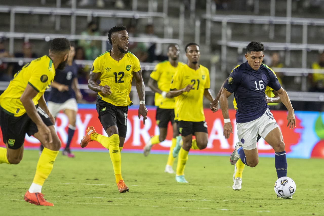 Con solitario gol de Bryan Ruiz, Costa Rica vence 1-0 a Jamaica y consigue paso perfecto a los cuartos de final.