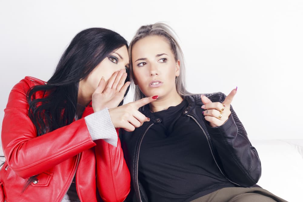 Sin embargo, recuerda también que todo en la vida es yin y yang, y que al igual que posees tantas cualidades positivas pueden surgir las negativas. En ese caso te vuelves entrometido, superficial, muy indeciso, auto indulgente y vacilante.
<br>