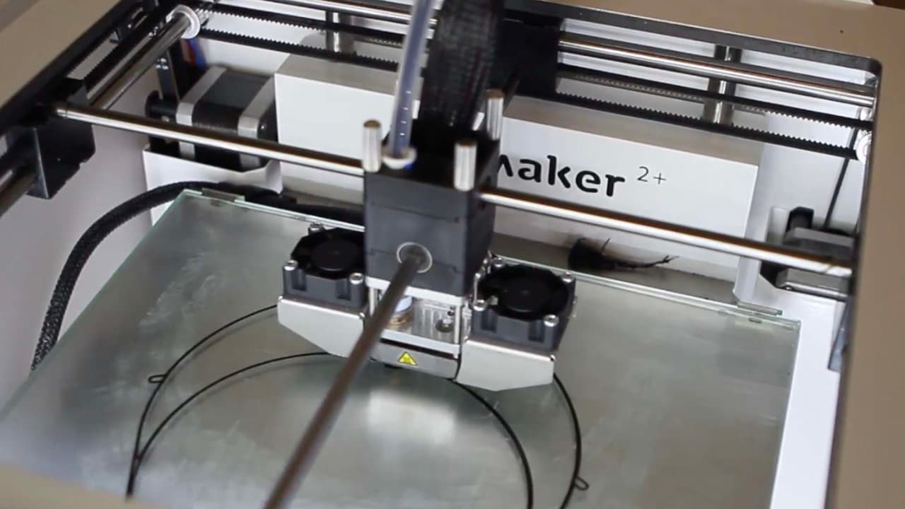 Las caretas en tiempos de coronavirus se fabrican para ser donadas a hospitales de Houston, y el primero en recibirlas fue el sistema de hospitales Memorial Hermann.