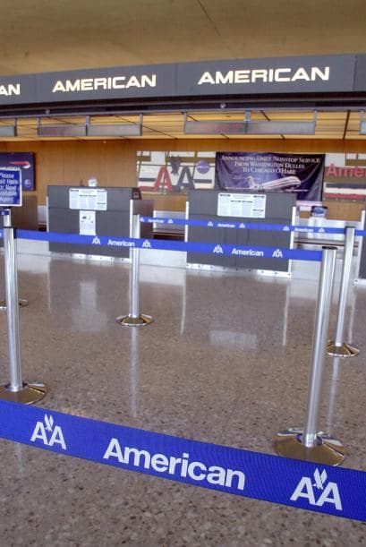 En 1978 el gobierno desreguló la industria aeronáutica, permitiendo que las aerolíneas fijasen sus propias rutas. American respondió ideando un sistema a base de conexiones con otros vuelos en centros neurálgicos, que era muy económico.