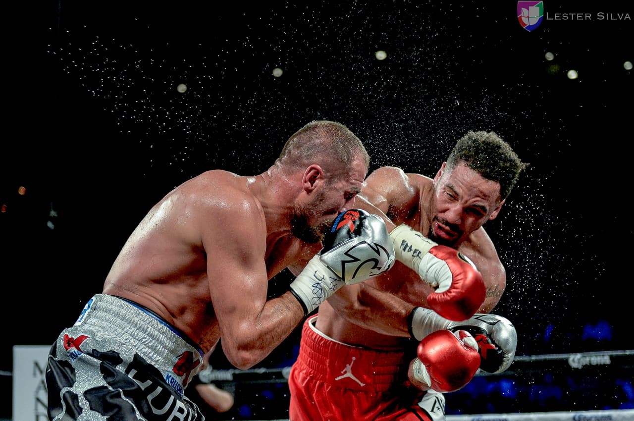 El estadounidense noqueó al ruso en el octavo asaltó y dio muestra de su gran poderío, reteniendo así los cetros de la AMB, OMB y FIB.