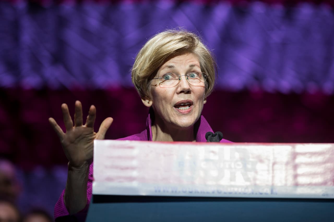 - 
<b><a href="http://www.univision.com/temas/elizabeth-warren" target="_blank">Elizabeth Warren</a></b>. La senadora demócrata por Massachusetts fue una de las más feroces opositoras de Trump en campaña. Una vez que el republicano llegó a la Casa Blanca, Warren redobló sus esfuerzos. No pierde oportunidad para criticarlo abiertamente o oponérsele desde el Congreso, 
<b><a href="http://www.univision.com/noticias/politica/varios-senadores-acorralan-a-devos-durante-su-audiencia-de-confirmacion-como-secretaria-de-educacion-video" target="_blank">fue la que acorraló verbalmente en el Congreso a Betsy DeVos</a></b>, la actual secretaria de Educación, y muchos la ven como una posible candidata para pelear con Trump en 2020.