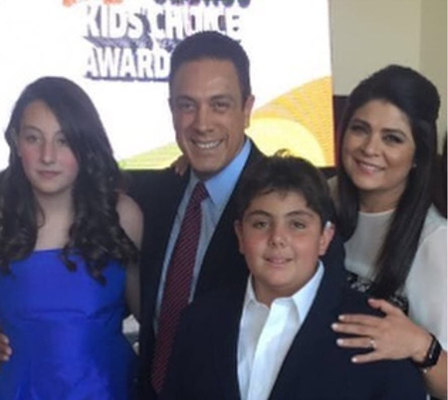 "Eso fue en noviembre del año pasado,
<b>supongo que algo que entró del súper llevaba el virus</b> y nos contagiamos Anuar, Vicky y yo", dijo a TVyNovelas en abril.
<br>