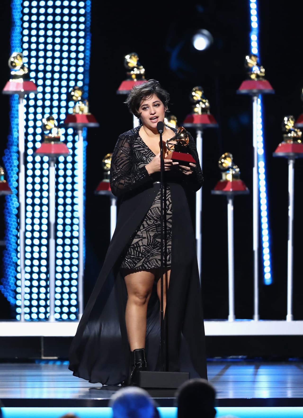 "Quisiera agradecer a todas las mujeres que estuvieron en esta nominación hace muchos años. Honrar a María Rita, Laura Pausini y ver que soy la primera mujer en ganar este premio. Espero que sea el comienzo de que muchas mujeres estén en esta categoría", fueron algunas de las palabras que dio en su emotivo mensaje.