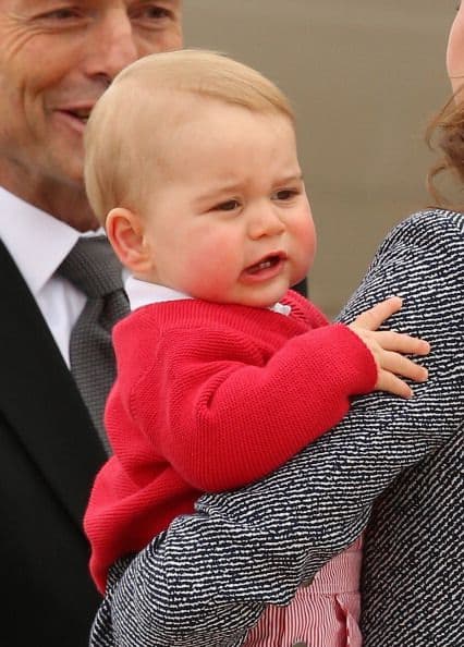 Aunque George también tiene sus momentos de adorables pucheros.
