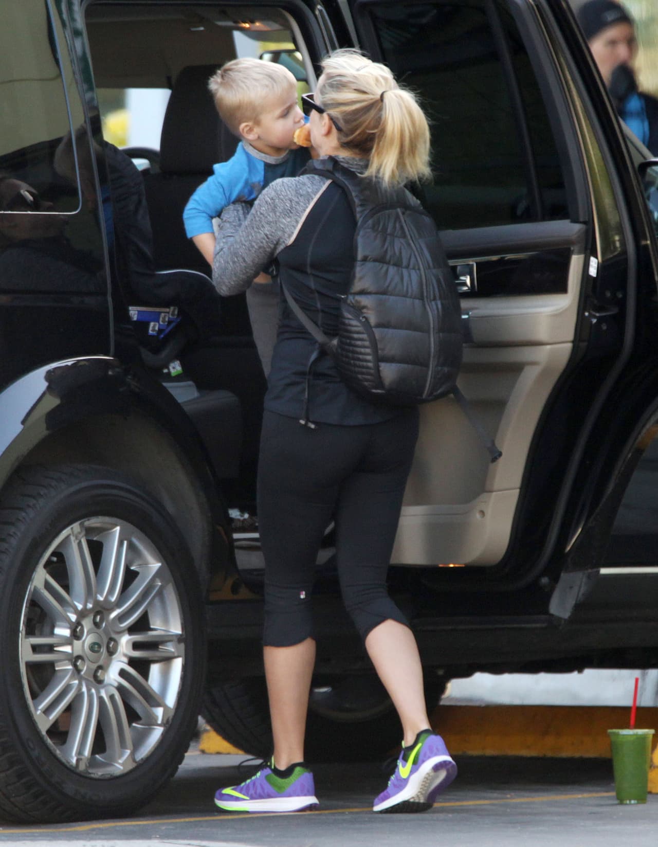 Casi siempre la vemos pasando tiempo con ellos.