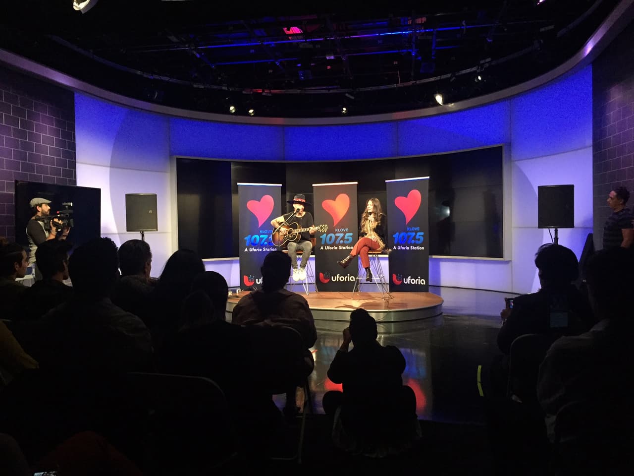 Un concierto íntimo junto a Jesse & Joy que están nominados por un Latin Grammy y muy pronto se presentarán en 'Rise Up As One'.