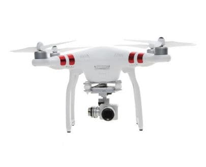 DJI Phantom 3 Standard Quadcopter Drone: los expertos en tendencias aseguran que los drones para niños serán uno de los juguetes más Hot del 2016. Este drone, de la compañía DJI, se vende por 499 dólares y puede volar por unos 25 minutos seguidos.